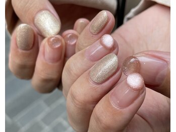 アプサラス プティ(Apsaras putih)/