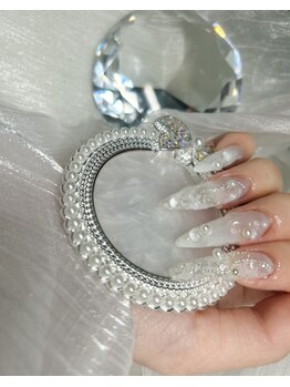 ラヴィ ネイル(RAVY NAIL)の写真/[22時まで営業◎仕事帰りもOK!!]浮かない・折れない・美しい。究極の美フォルム長さだしで魅せる指先へ＊