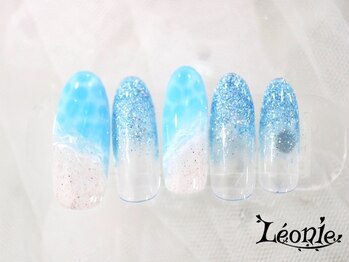 レオニー(Leonie)/水面アートデザイン
