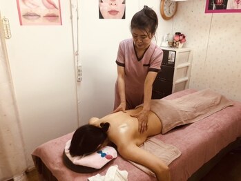サクラピンク(SAKURA PINK)の写真/ホームケアでは出来ないスペシャルケアで毛穴レス♪お肌の表面だけでなく、根本から毛穴を引き締めます☆