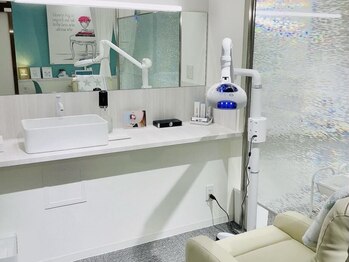 シャイニー(Shiny)の写真/【《ペア割》セルフホワイトニング☆スタンダードコース♪¥8800→¥5500】ペアでお得◎理想の白い歯に！