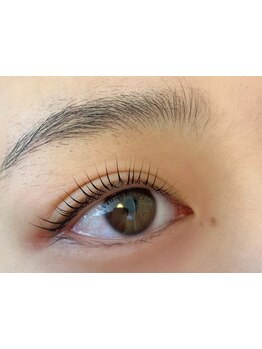 ナチュラル上品な目元にしたい