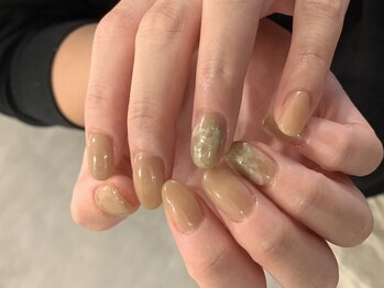 サンブラウン(SUN BROWN)/Ladies nail designed  by Sara