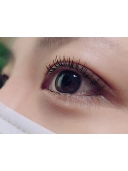 ナチュラル上品な目元にしたい