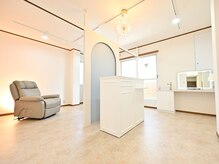ミーアイ(Me.I)の雰囲気（白の青を基調とした落ち着いたお部屋でリラックスしてください。）