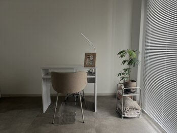 ミラ(milla.)の写真/魅力に、ちょうどいい"間"をつくる。詰め込まない、飾りすぎない。この"余白"は、あなたの感性がひらく場所