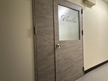 ヴィセラ(Vicella)/ビル3階入り口