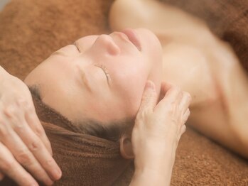 トゥシェワン(Toucher.one)の写真/大人女性のお悩みお任せください!EMS×リンパマッサージでほうれい線・たるみ改善★理想のフェイスラインへ