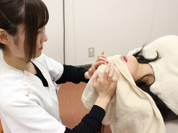 げんきや接骨院 亀有南口の写真/目の疲れがひどい…そんな方必見！眼精疲労におすすめのフェイスマッサージで、至福のひとときを是非★