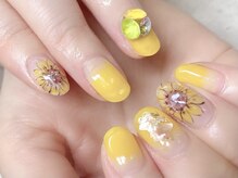 ラウンドアバウト(roundabout)/向日葵ネイル♪