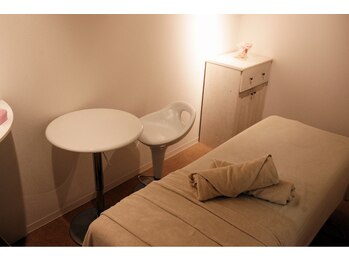 小顔フェイスラボ 栄店(小顔Face Labo.)/個室でゆったりと♪