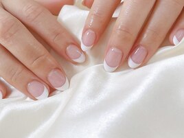 王道白フレンチネイル
