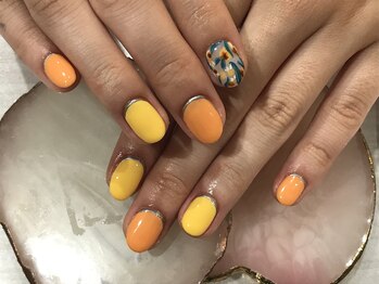 グランディール(Grandir)/華やかなネイル