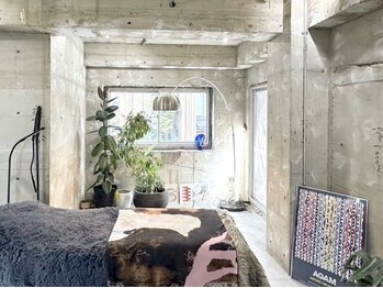 シティ アイスタジオ 代官山(CITY)の写真/【代官山駅徒歩1分】心地よい空間でトレンドを押さえた施術を受けられるサロン♪メンズのお客様も大歓迎◎