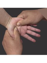 琉瑠整体院/ハンド施術風景