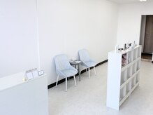 ピピ(pipi)/ゆとりのある待合席