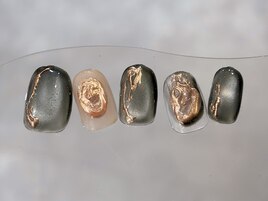 オリーブブロンズ