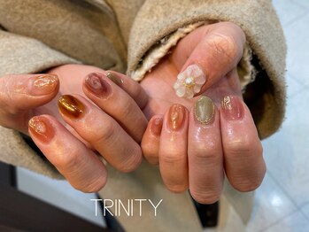 トリニティー(TRINITY)/ぷっくりフラワー　by伴田