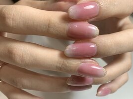 オフィスも◎花びらネイル