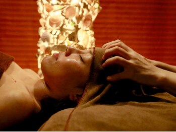 ボディーケアサロン マリン(Body Care Salon MARIN)の写真/「その不調、もしかして脳疲労?」パチパチ弾ける炭酸泡で爽快感MAX◎【炭酸ヘッドスパ】個室施術でRelax♪