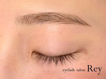 レイ 福岡天神店(Rey)の写真/リラックス個室空間!アイブロウWAXでふんわり垢抜け眉毛に◎[まつげパーマ/パリジェンヌ/フラットラッシュ]