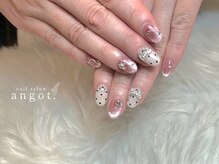 アンガット(angot.)/ガーリー可愛いドットネイル