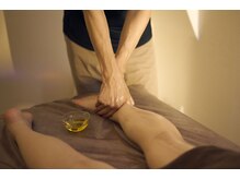 整体サロン 希の雰囲気（上半身に合わせて、足の疲れやむくみのリフレッシュもできます）