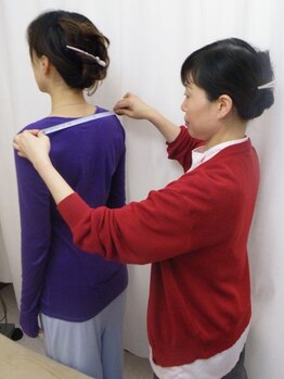 大木中国気功整体院 町田本院/肩幅狭+猫背