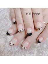 リリフリー(riri Free)/カウ柄フレンチネイル