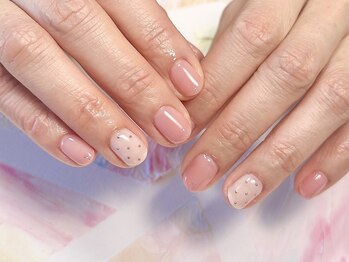サラ ネイル(Sara Nail)/ドット×先端ラメ×大人可愛い