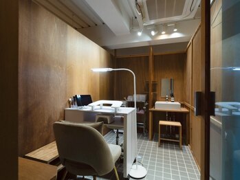 プラー(plur)の写真/【ずっと通いたくなるような光溢れる店内☆】幅広い定額メニューで初めての方でも安心して通えます◎