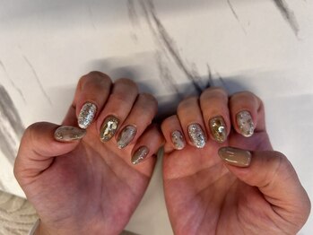 イズモンネイル(izmon nail)/ 持ち込みアート8本