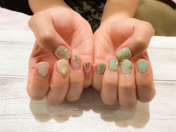 ネイルアルケー(Nail ARCHE)/アシメアクセサリーネイル