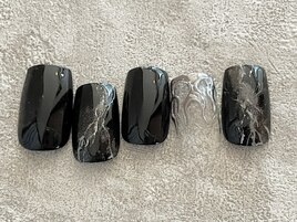 ファイヤーフレンチ×黒ネイル