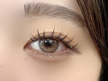 ベニー(Bennie)の写真/こだわりの毛質・グルーで目元の負担に配慮した施術◎すっぴんでも可愛いダメージの少ないまつげへ♪
