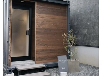 サロンドシェフィア(Salon de Chefia)/Salon de Chefia | 外観