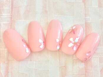 ムーネイル(mou nail)/シェルで優しい印象なデザイン♪