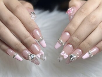 ジュリネイルスタジオ(Julli Nail Studio)/長さ出し・つけ放題・リボン