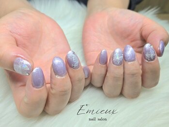 エミュー(Emieux)/蝶々ネイル