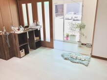 エミリー(emily)/入口でスリッパにお履き替え