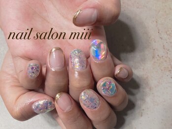 ミー(miii)/うるうるキラキラネイル