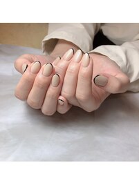 細フレンチネイル