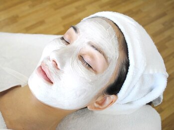 ビーアップ(BE-UP)の写真/【ブライダルエステ1day120分コース¥15800】小顔矯正+毛穴ケア+マッサージ!自信溢れるお肌に!