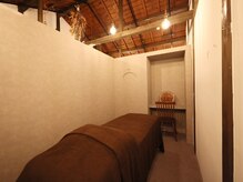 ジジベレッザ 大阪中崎町店(jiji belleza)の雰囲気（梅田中崎町★サロン内は完全個室★メイク直しドレッサーも完備。）