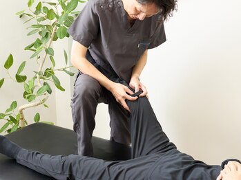 かいほう整体 本町院の写真/【本町駅徒歩2分】お仕事帰りなどに通いやすい♪長年悩んでいる痛みの根本にアプローチ!男性も大歓迎◎