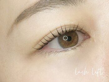 Lill eyelash 【led/マツエク/まつげパーマ/多摩センター】の写真/自分至上最高の仕上がりを目指すなら当店へ!初めての方にもおすすめで目元大変身☆