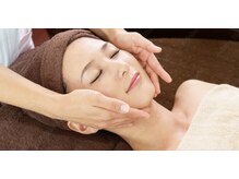 リラクゼーションサロン ミウ(Miu)の雰囲気（1人1人の状態に合わせて手技を変え　美容液も合わせて行きます。）