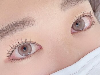 シール(Syl)の写真/【ラッシュリフト☆話題のまつ毛パーマ】自まつ毛で魅せる印象的な目元に☆綺麗な立ち上がり◎