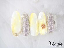 レオニー(Leonie)/ひまわりネイル