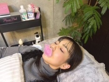 サロン ド ミリアム(salon de Miriam)の写真/最先端リップケア導入店☆リップ、バスト等のくすみや色でお悩みの方！最先端美容をお得な価格でお試し可☆